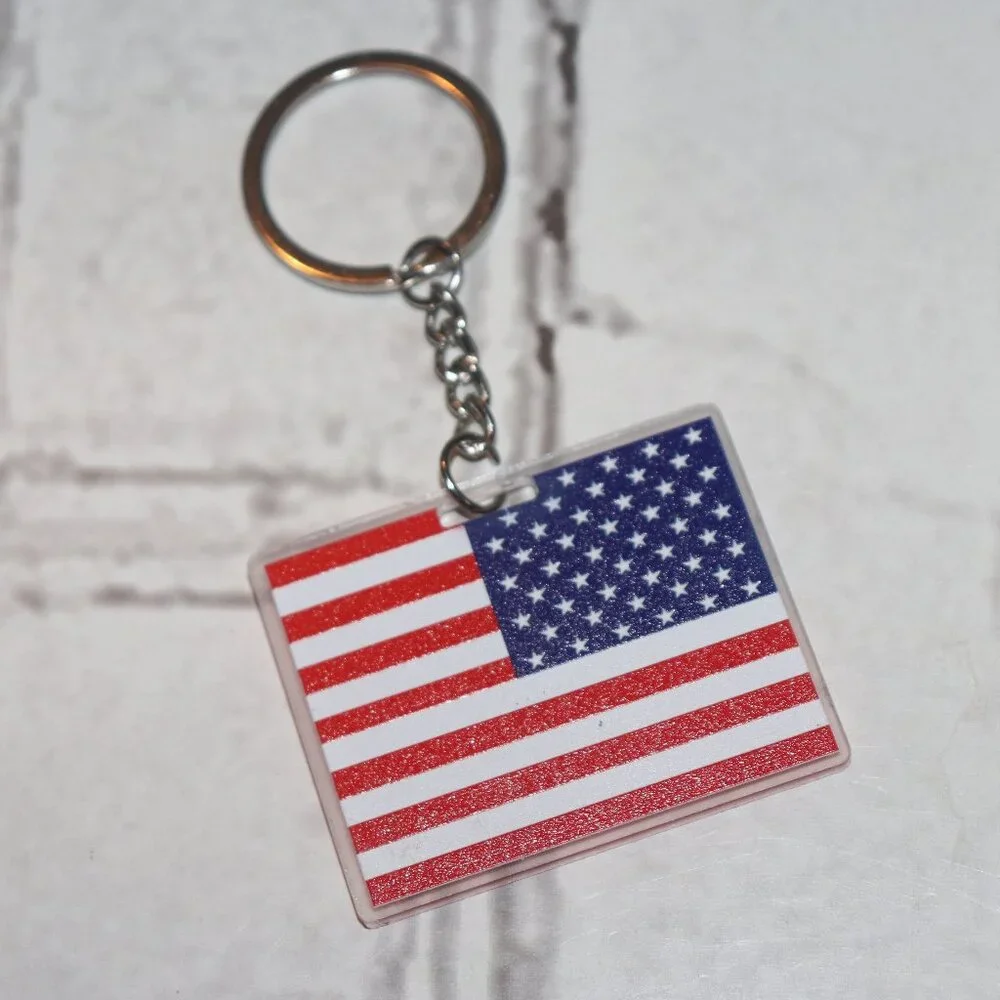 ✨ Vintage American Flag Plastic Keychain (2